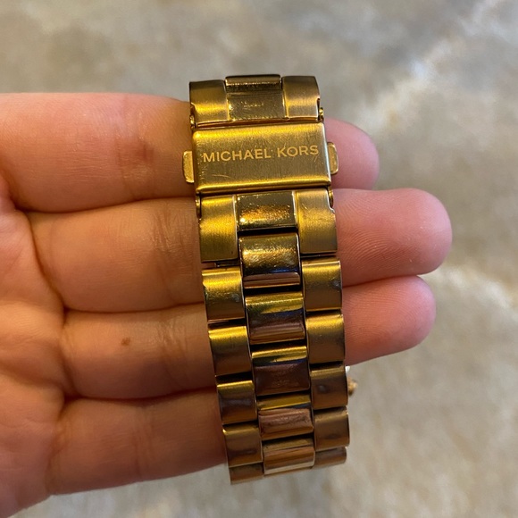 Michael Kors Rose Gold Watch - Picture 5 of 5